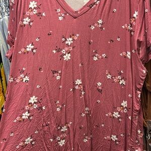 Latched mama boyfriend Floral V-Neck Women's Top
